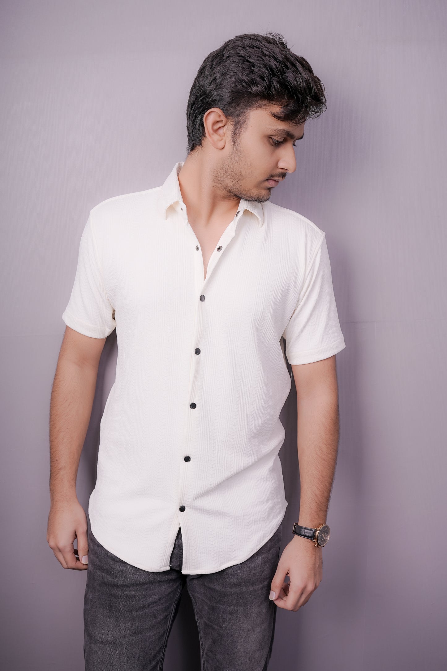 Men’s Off-White Textured Short Sleeve Shirt – Casual Elegance