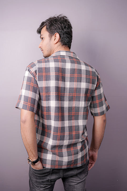 “Gridplay” Waffle-Textured Plaid Shirt – Where Retro Meets Modern